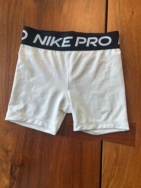 Nike Pro White Athletic Compression Shorts with Black Waistband women’s medium